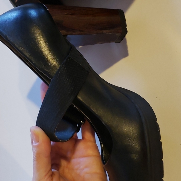 Kenneth Cole Reaction HEELS - Picture 6 of 6